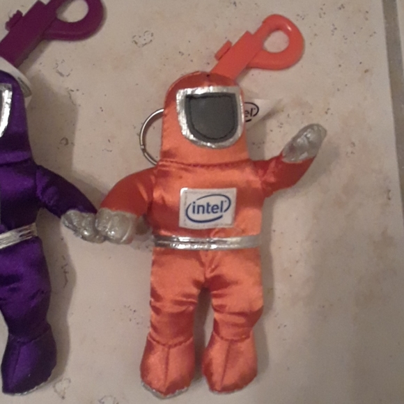 Intel Computer y2k Space Man Astronaut Keychains - Picture 4 of 5